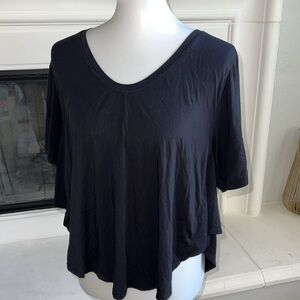 Lululemon black swing tee size 6
